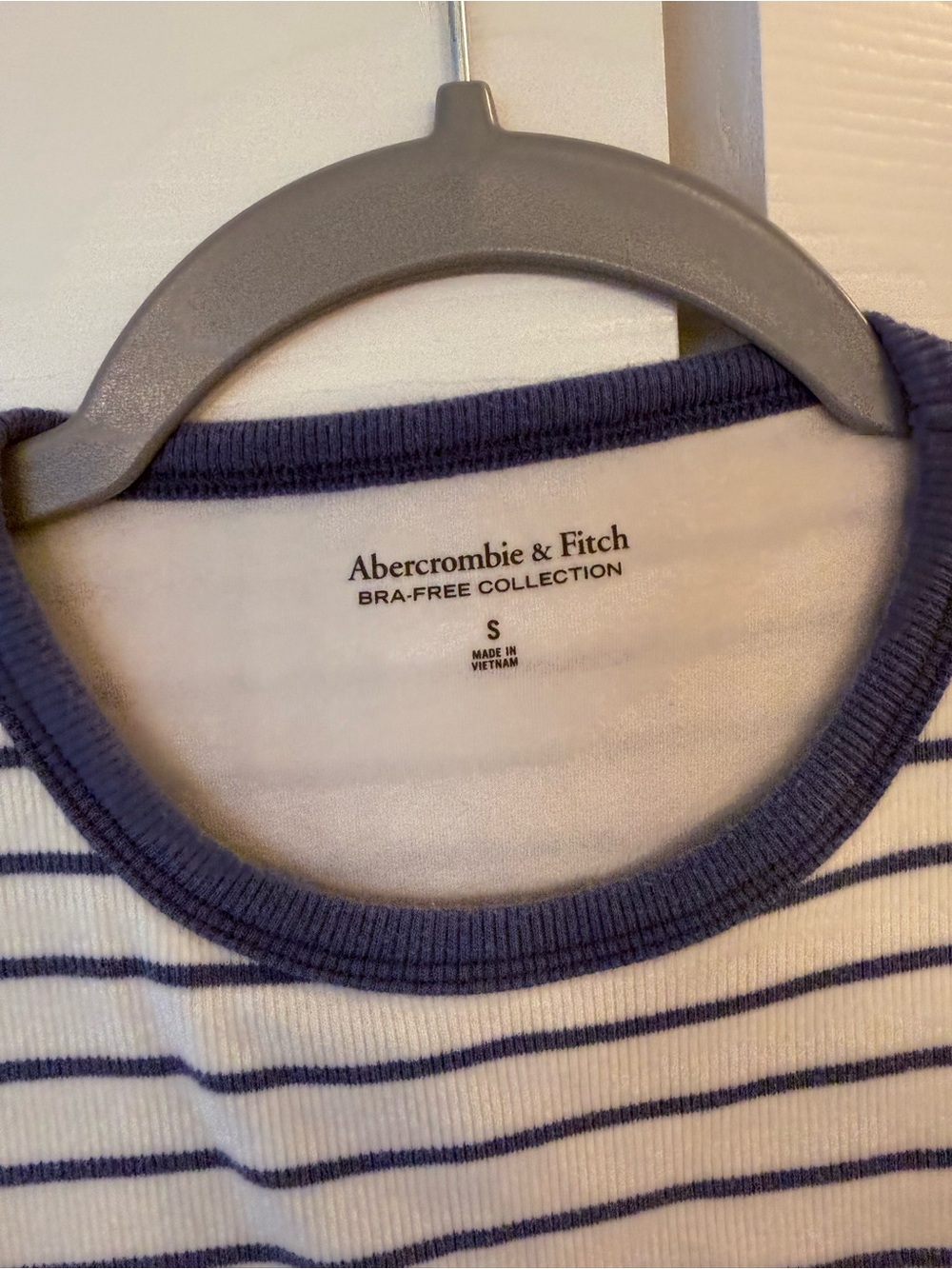 Abercrombie and fitch white and blue striped tank - Picture 3 of 4